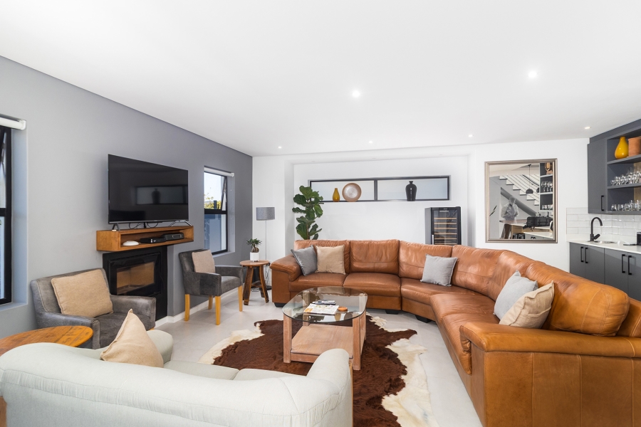 4 Bedroom Property for Sale in Tara Western Cape